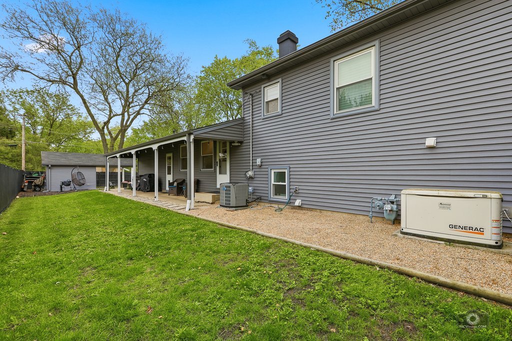 26W350 Jewell Road, Winfield, IL 60190