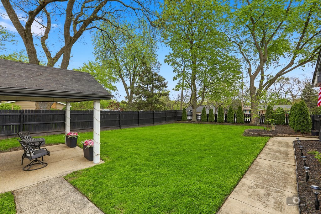 26W350 Jewell Road, Winfield, IL 60190