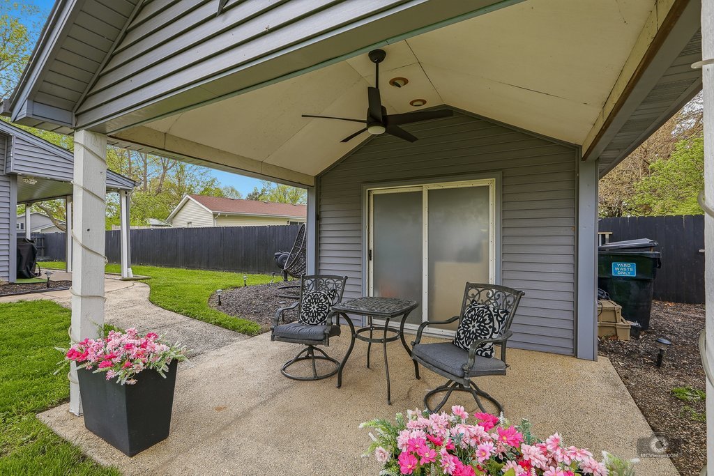 26W350 Jewell Road, Winfield, IL 60190