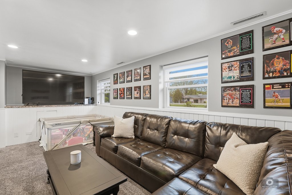 26W350 Jewell Road, Winfield, IL 60190