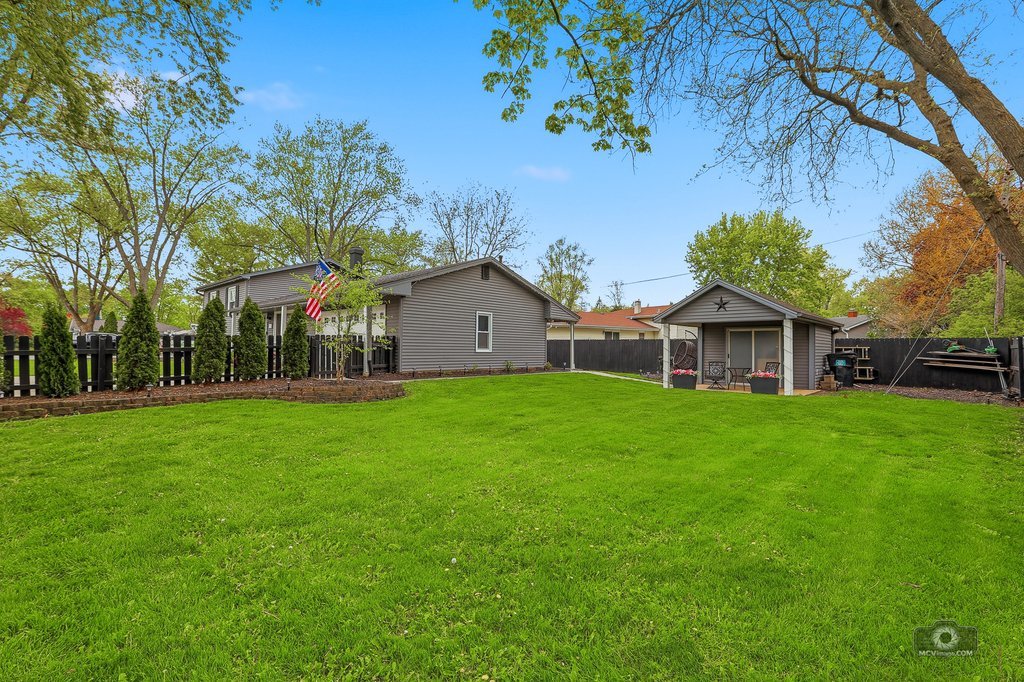 26W350 Jewell Road, Winfield, IL 60190