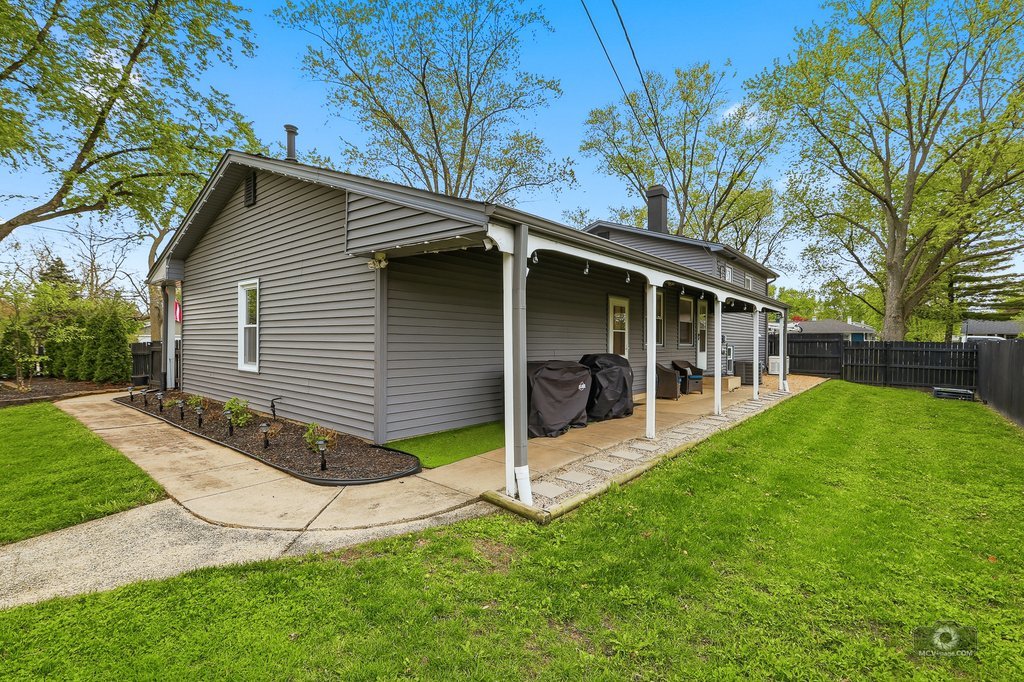 26W350 Jewell Road, Winfield, IL 60190