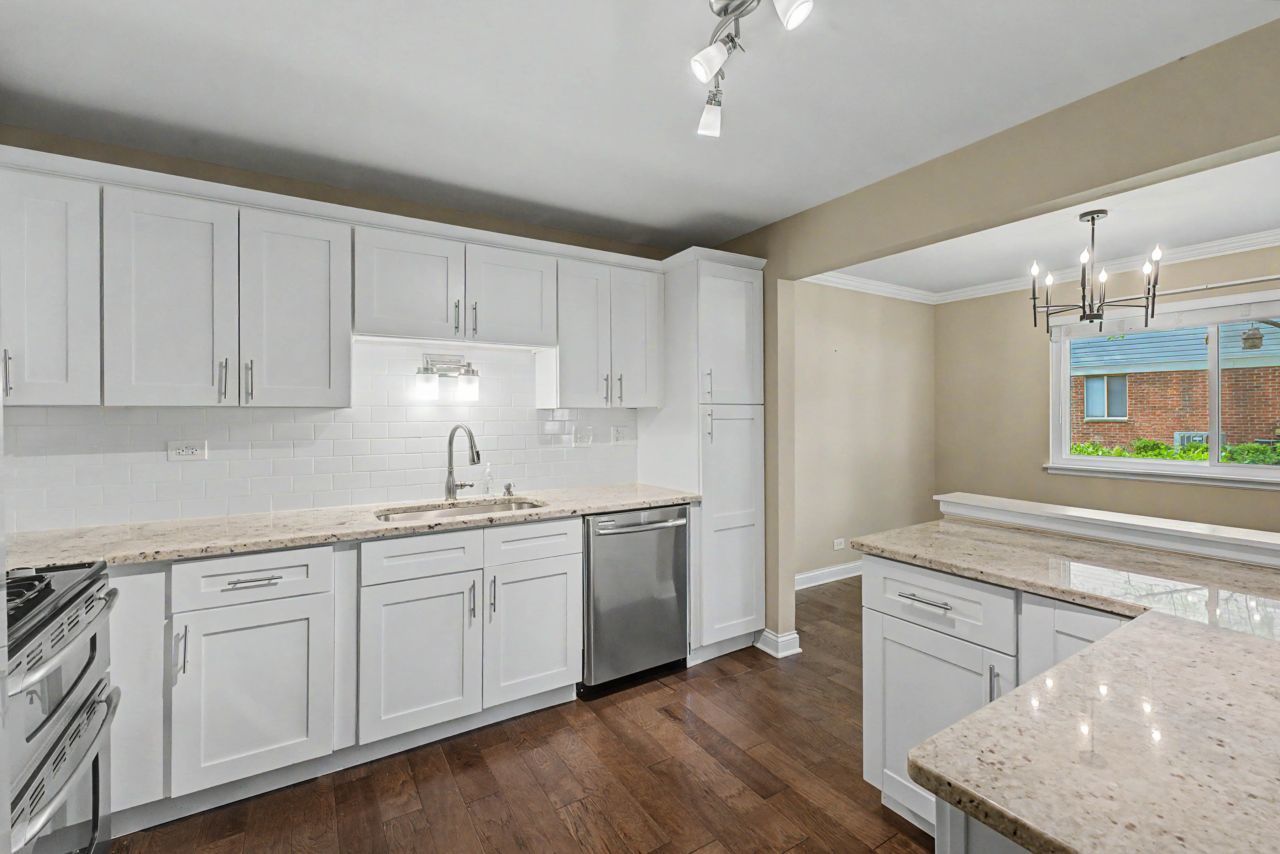 52 Brookston Drive #D1, Schaumburg, IL 60193