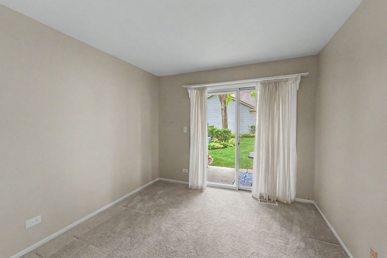 52 Brookston Drive #D1, Schaumburg, IL 60193