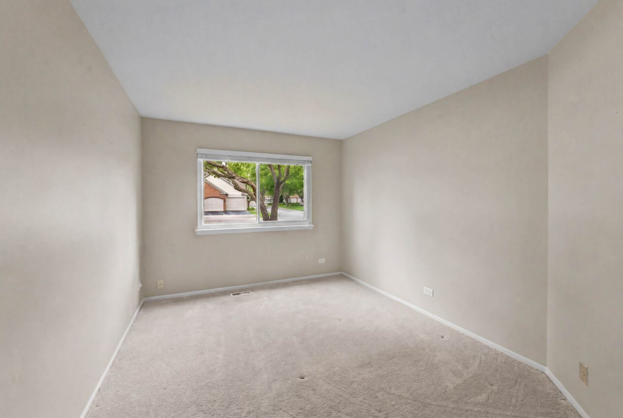 52 Brookston Drive #D1, Schaumburg, IL 60193