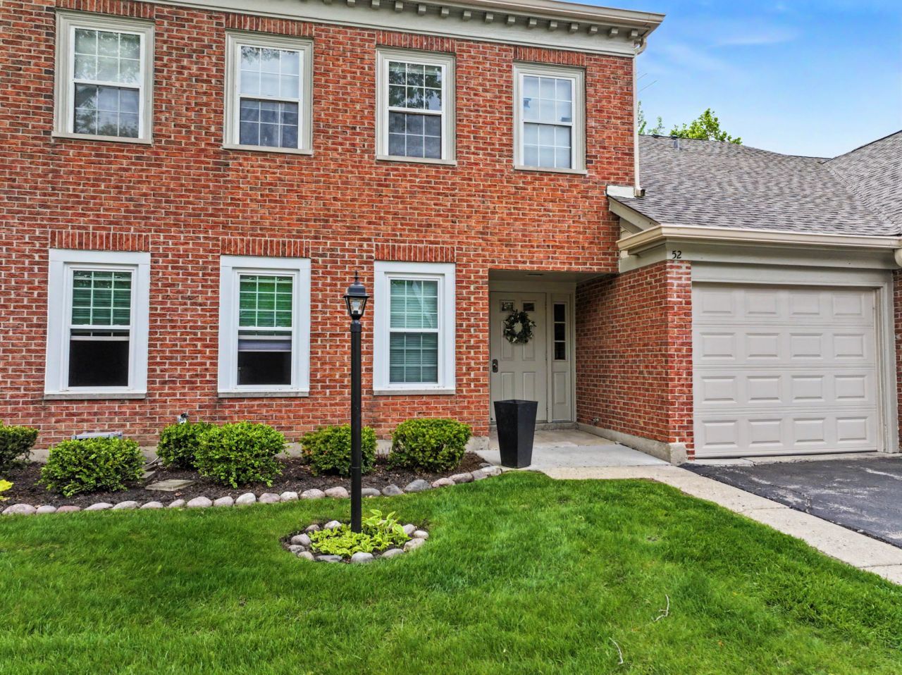 52 Brookston Drive #D1, Schaumburg, IL 60193