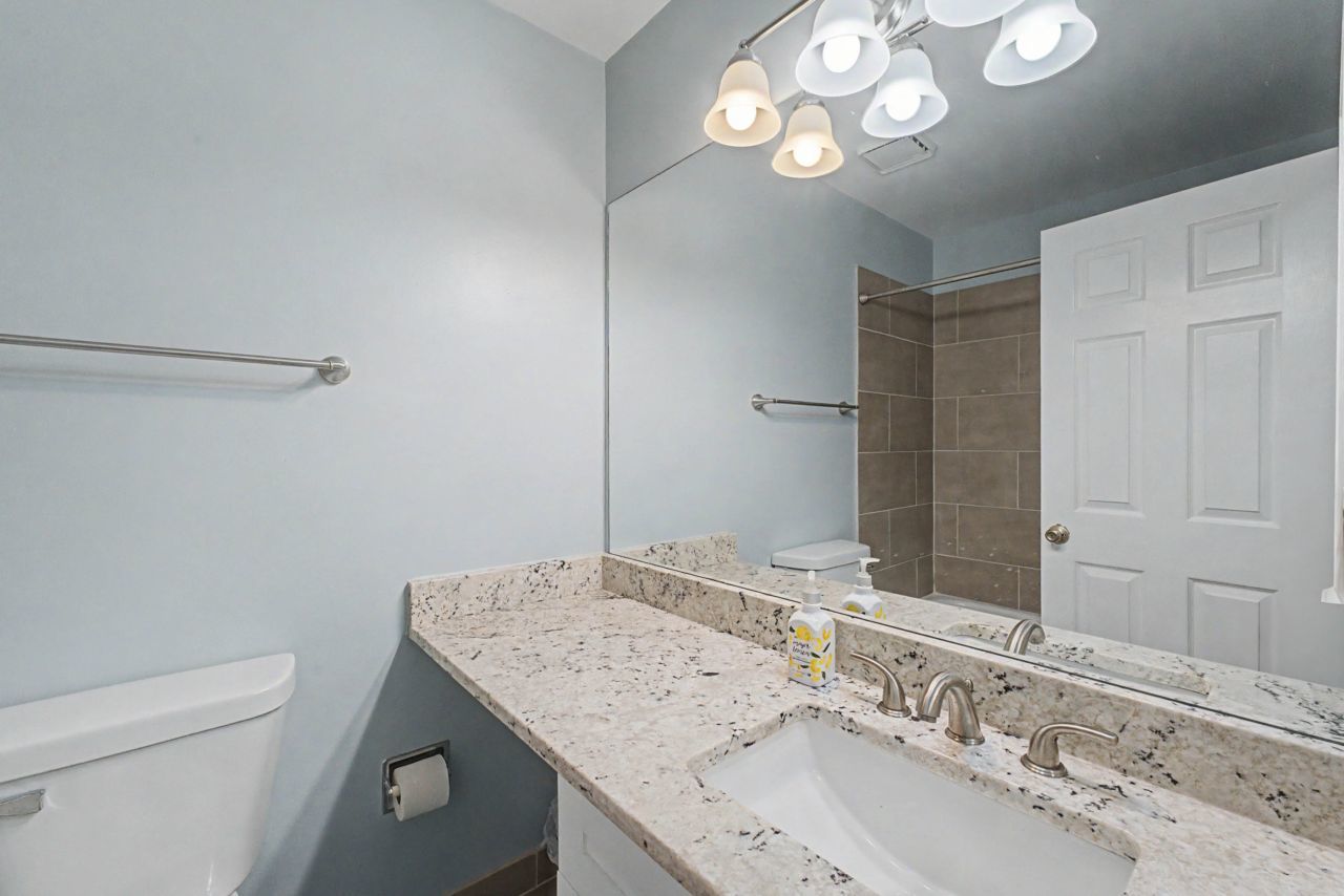 52 Brookston Drive #D1, Schaumburg, IL 60193