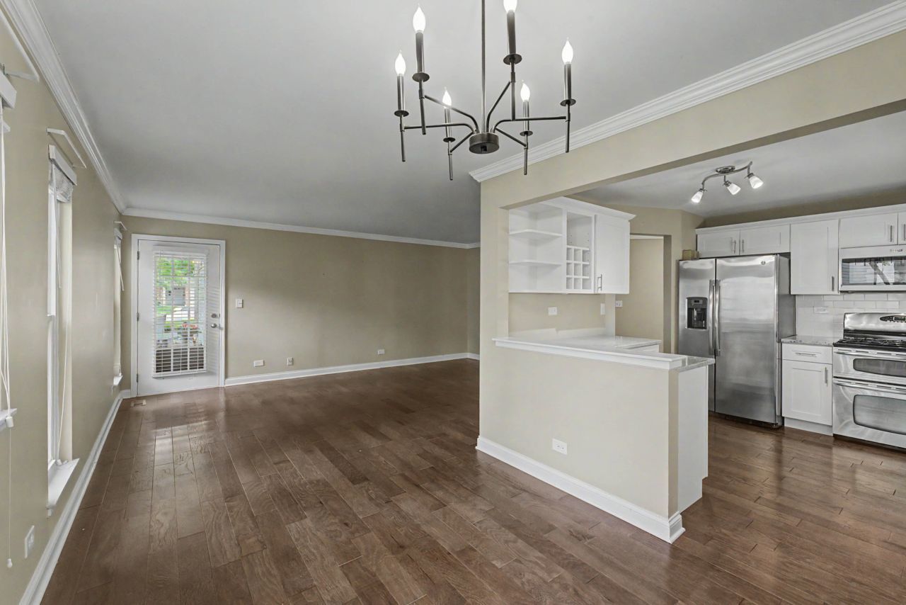 52 Brookston Drive #D1, Schaumburg, IL 60193