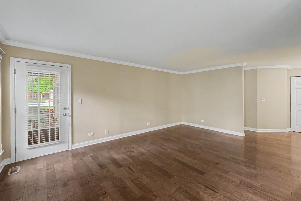 52 Brookston Drive #D1, Schaumburg, IL 60193
