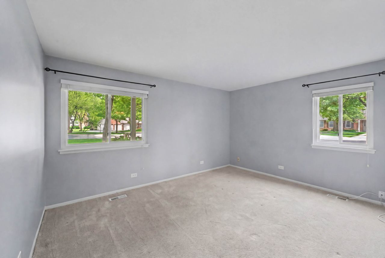 52 Brookston Drive #D1, Schaumburg, IL 60193