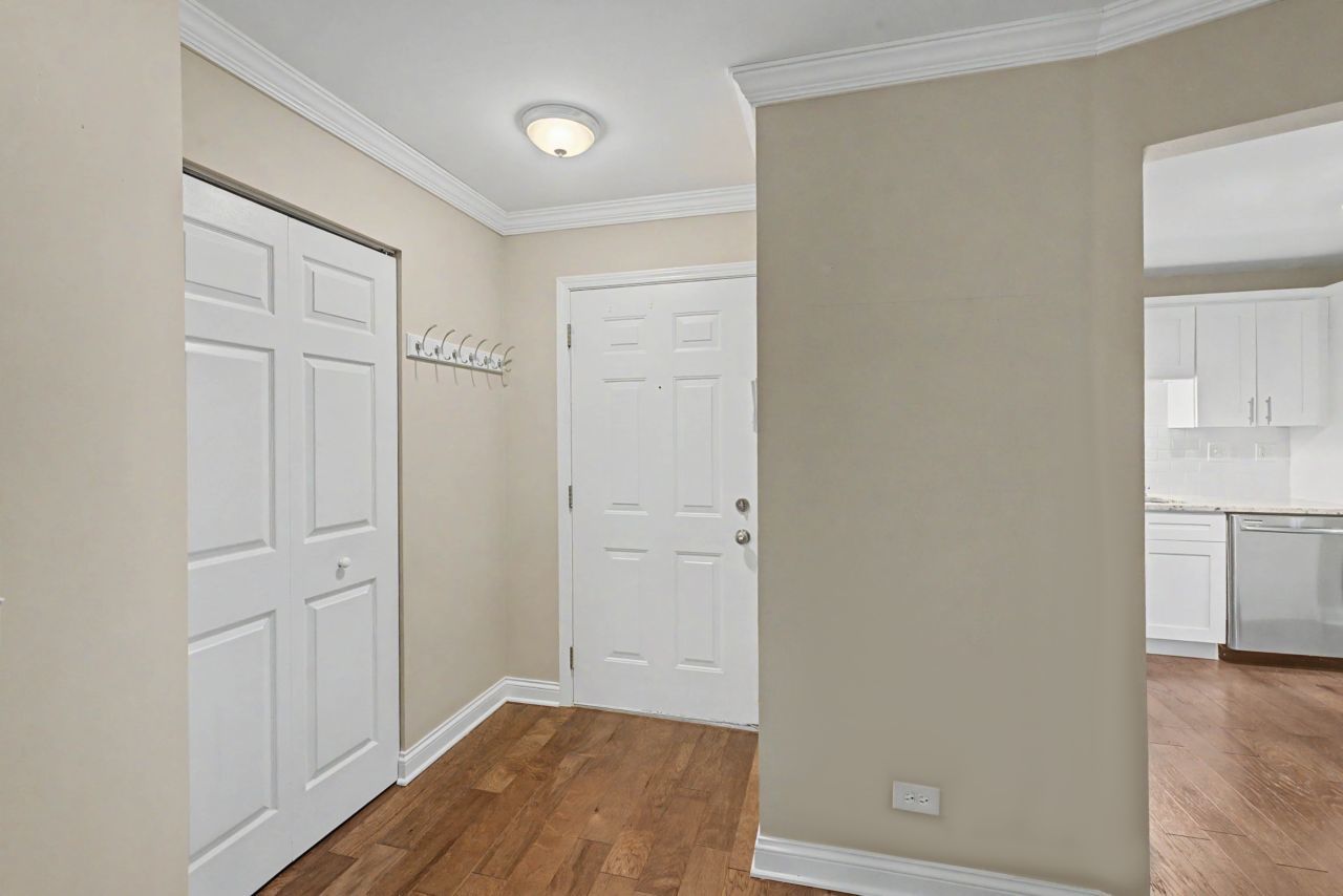 52 Brookston Drive #D1, Schaumburg, IL 60193