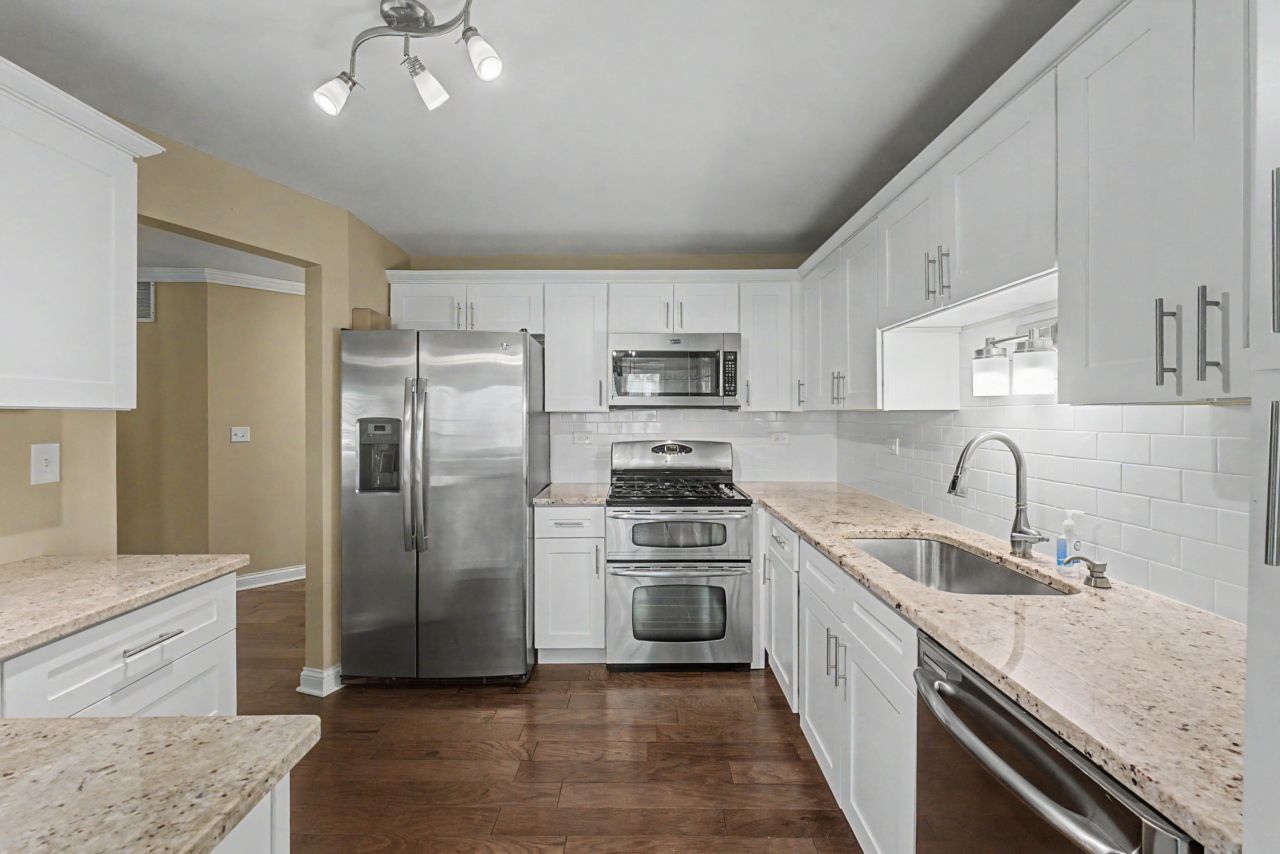 52 Brookston Drive #D1, Schaumburg, IL 60193
