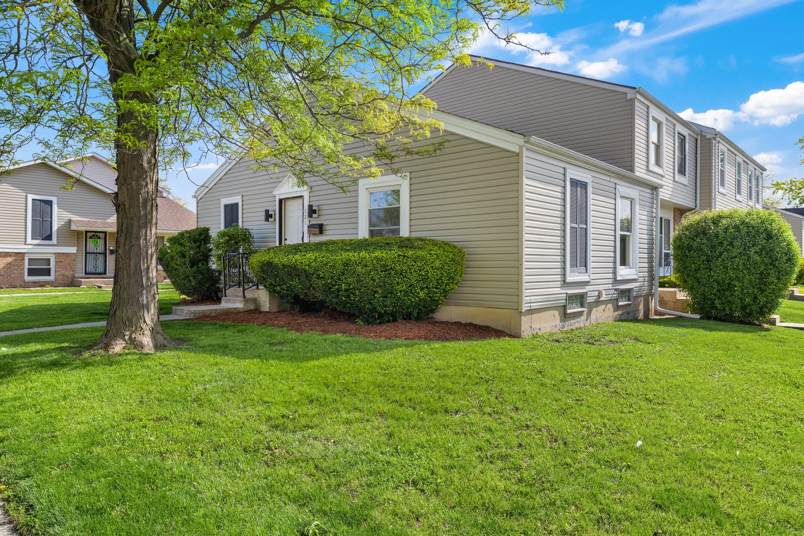 121 Williamsburg Road, Country Club Hills, IL 60478
