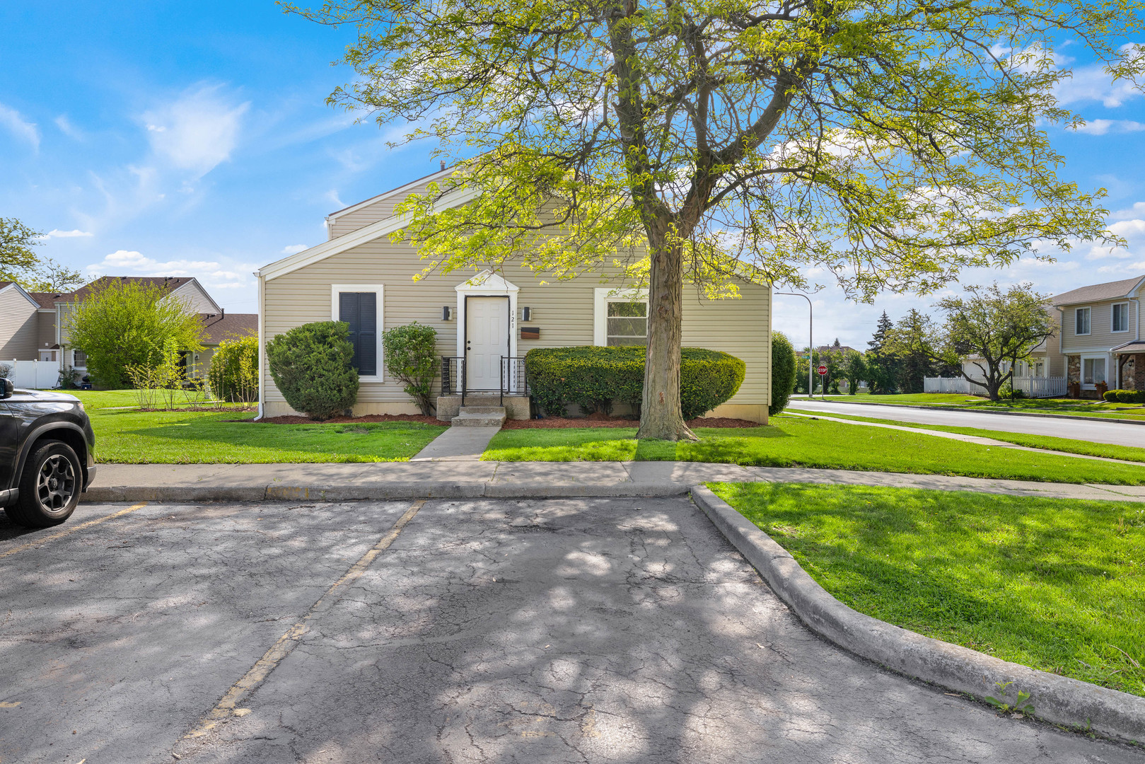 121 Williamsburg Road, Country Club Hills, IL 60478