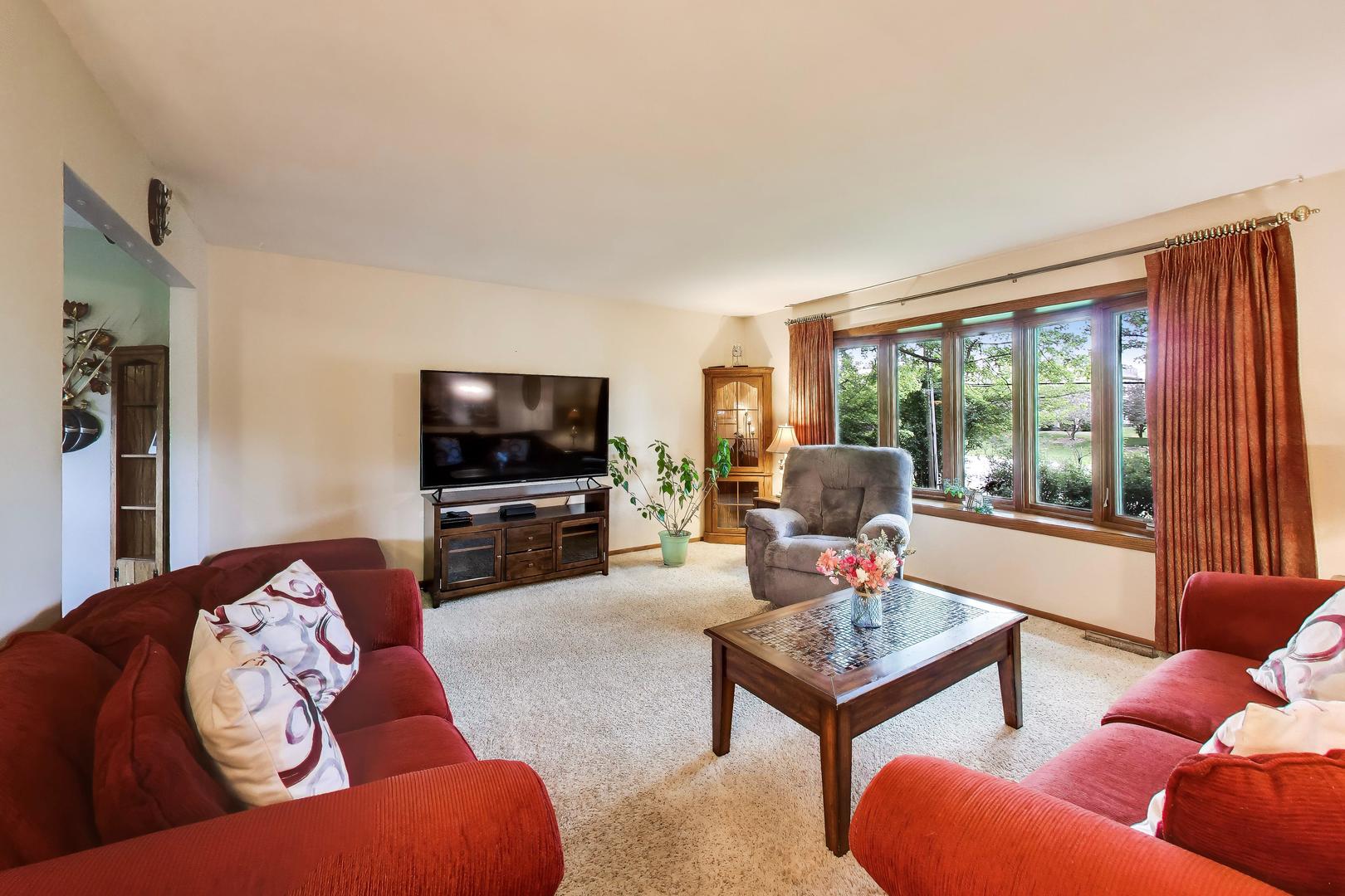 34073 N Fairfield Road, Round Lake, IL 60073