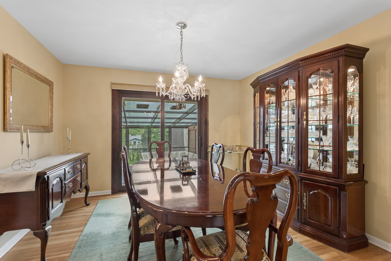 1740 Oxnard Drive, Downers Grove, IL 60516
