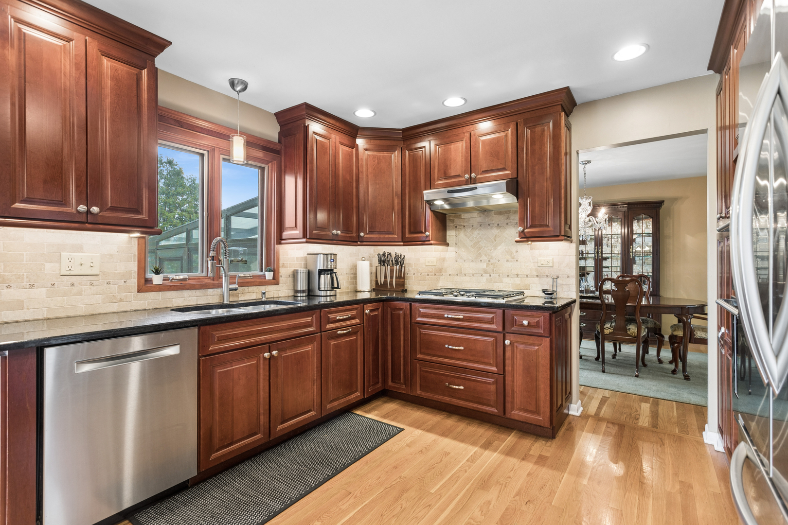 1740 Oxnard Drive, Downers Grove, IL 60516