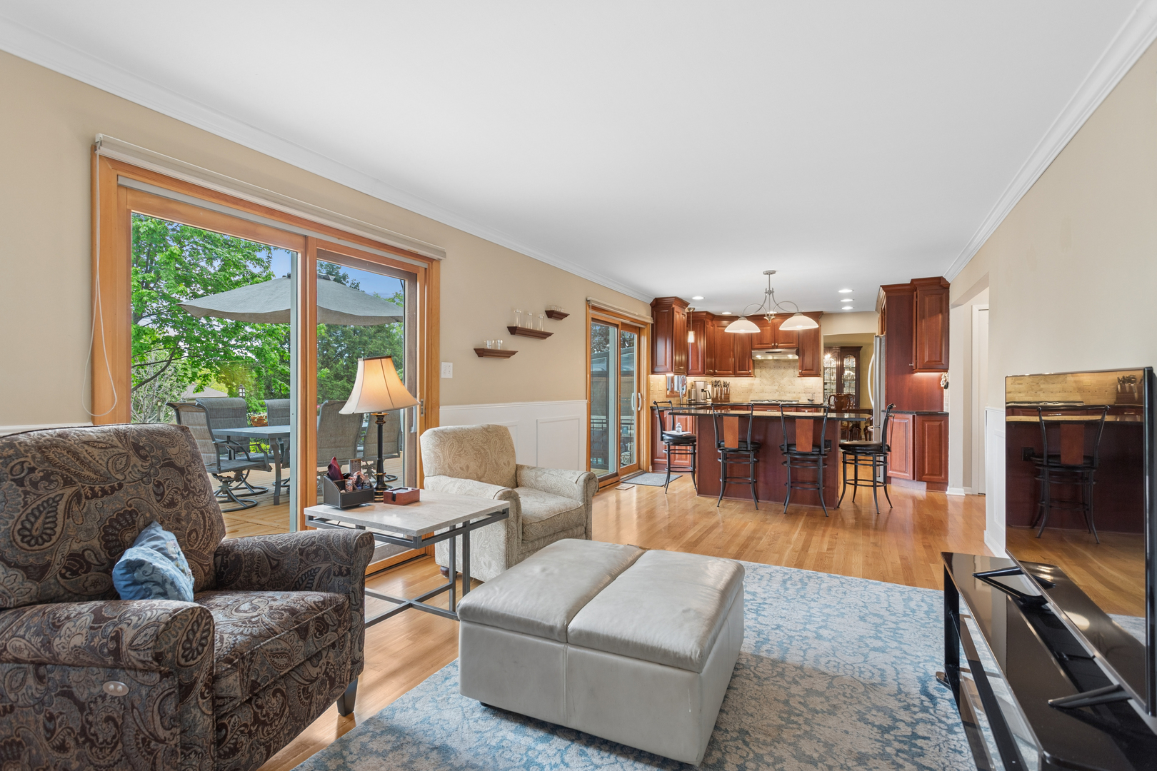 1740 Oxnard Drive, Downers Grove, IL 60516
