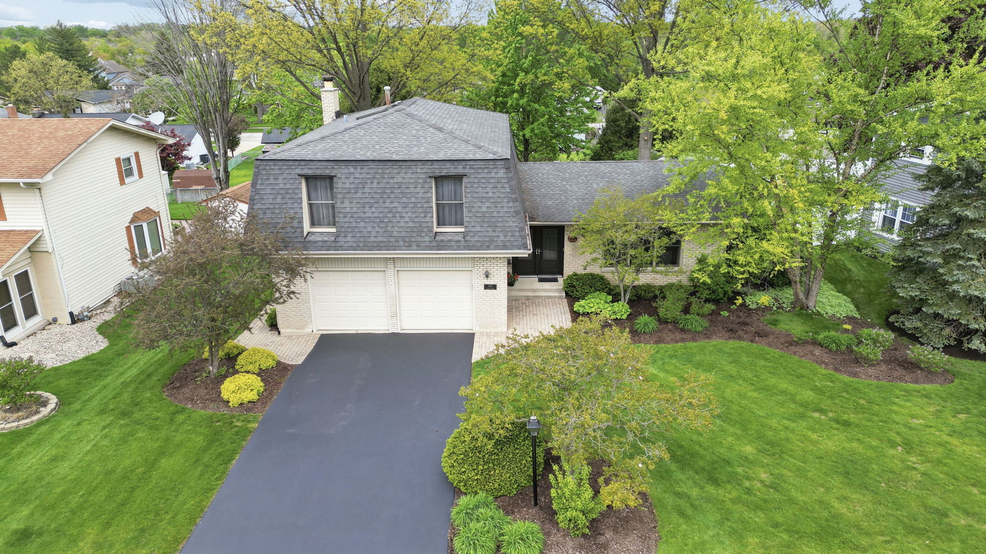 1740 Oxnard Drive, Downers Grove, IL 60516