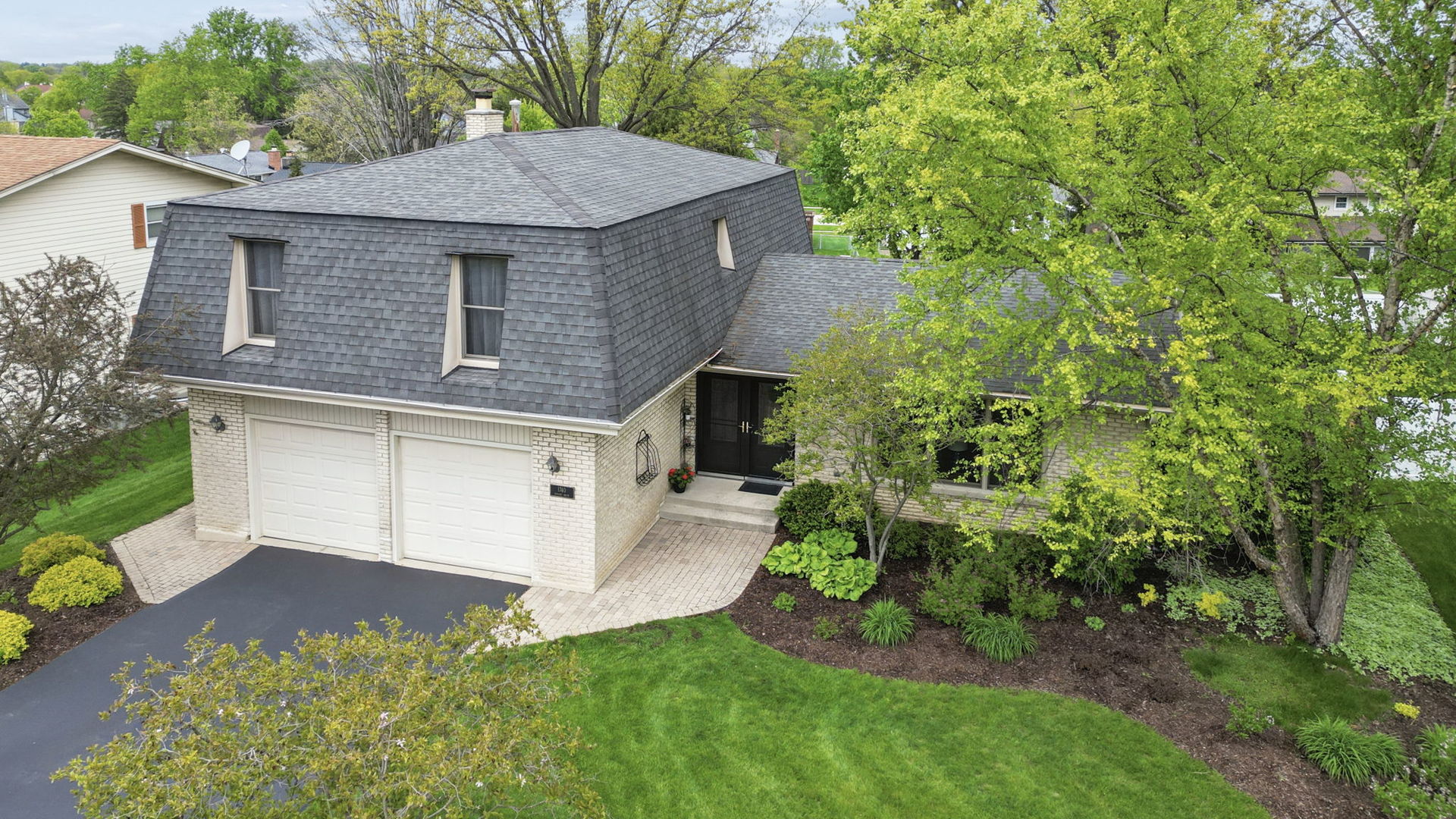 1740 Oxnard Drive, Downers Grove, IL 60516