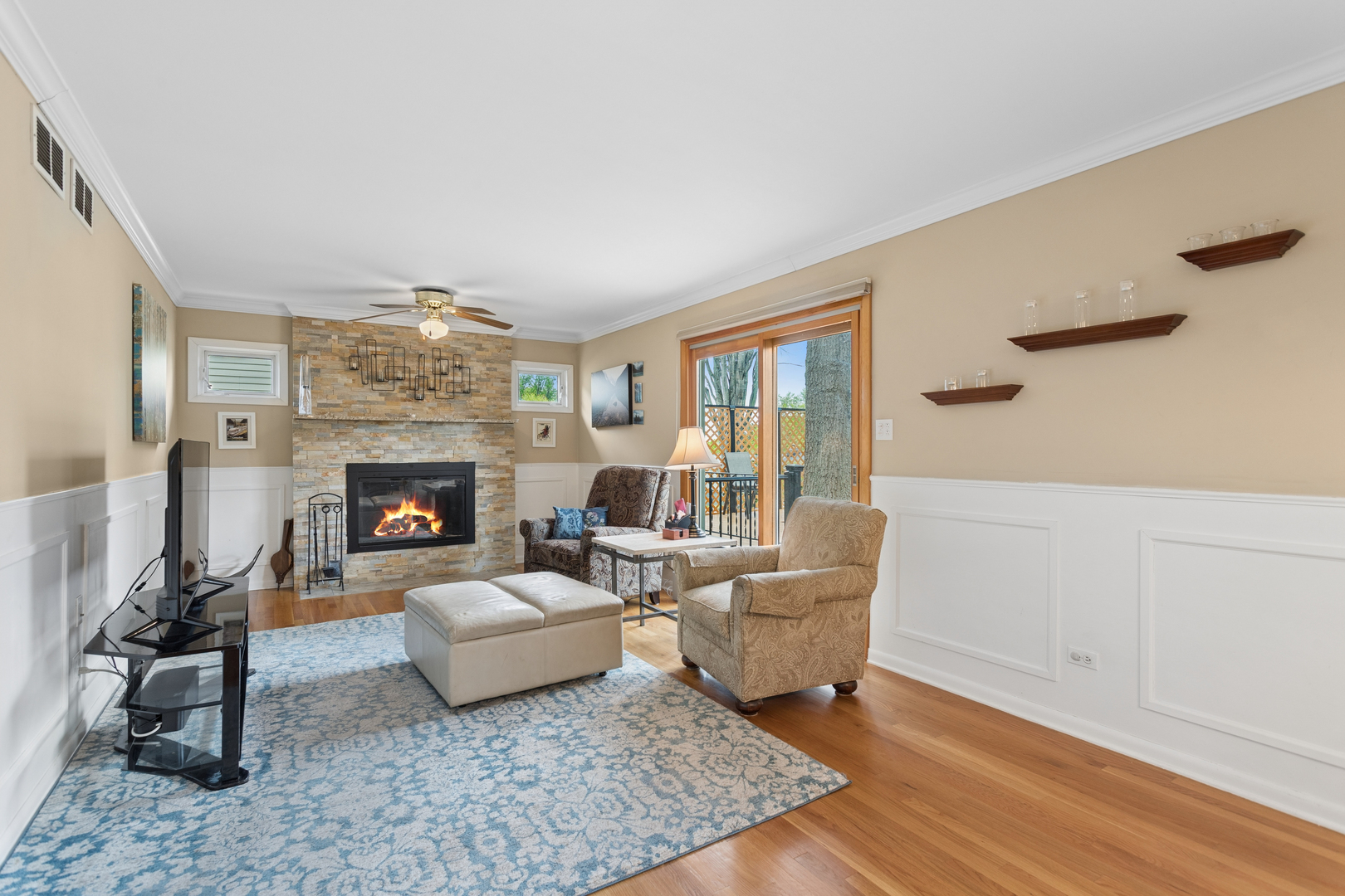 1740 Oxnard Drive, Downers Grove, IL 60516