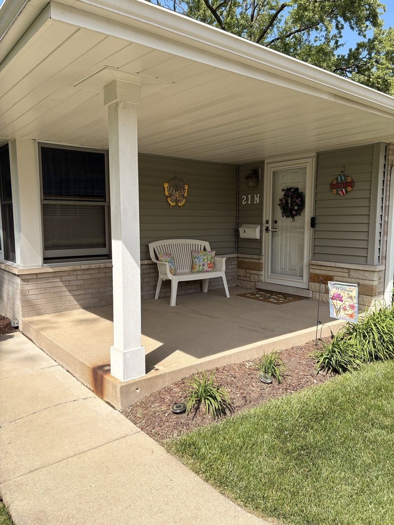 21 N Waterman Avenue, Arlington Heights, IL 60004