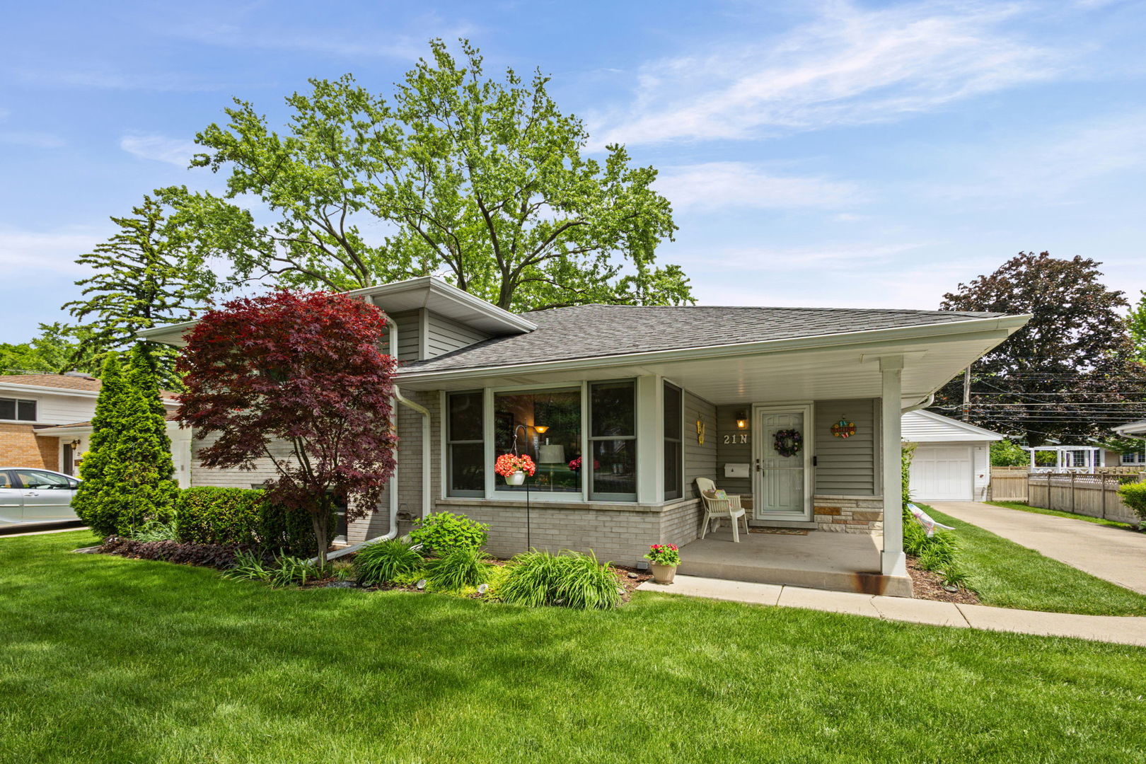 21 N Waterman Avenue, Arlington Heights, IL 60004