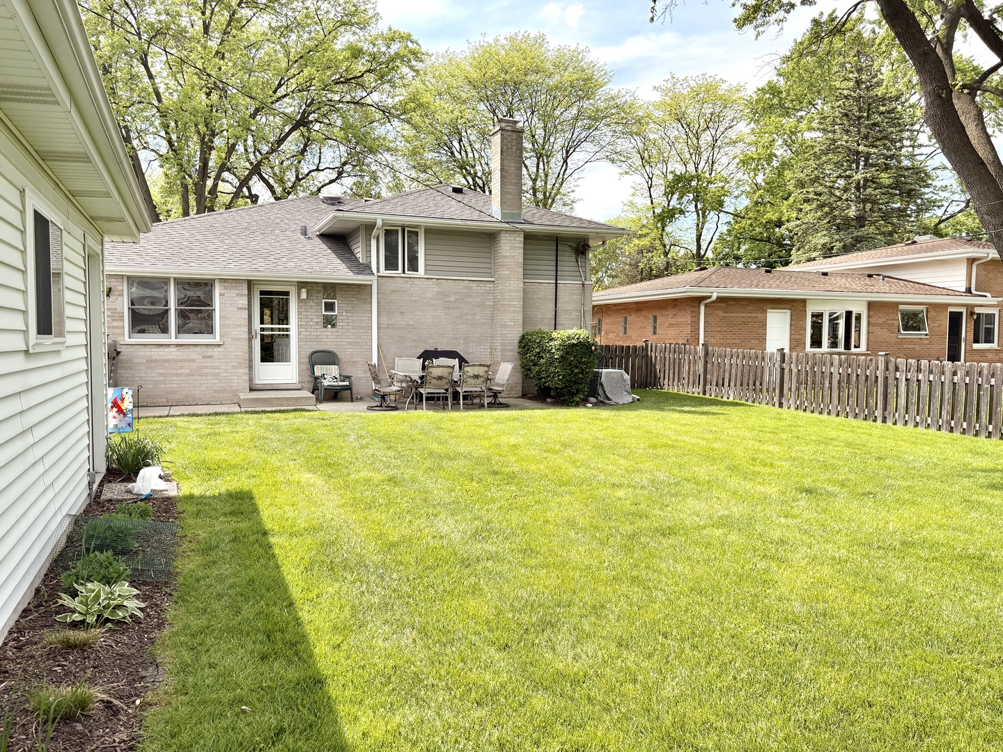 21 N Waterman Avenue, Arlington Heights, IL 60004