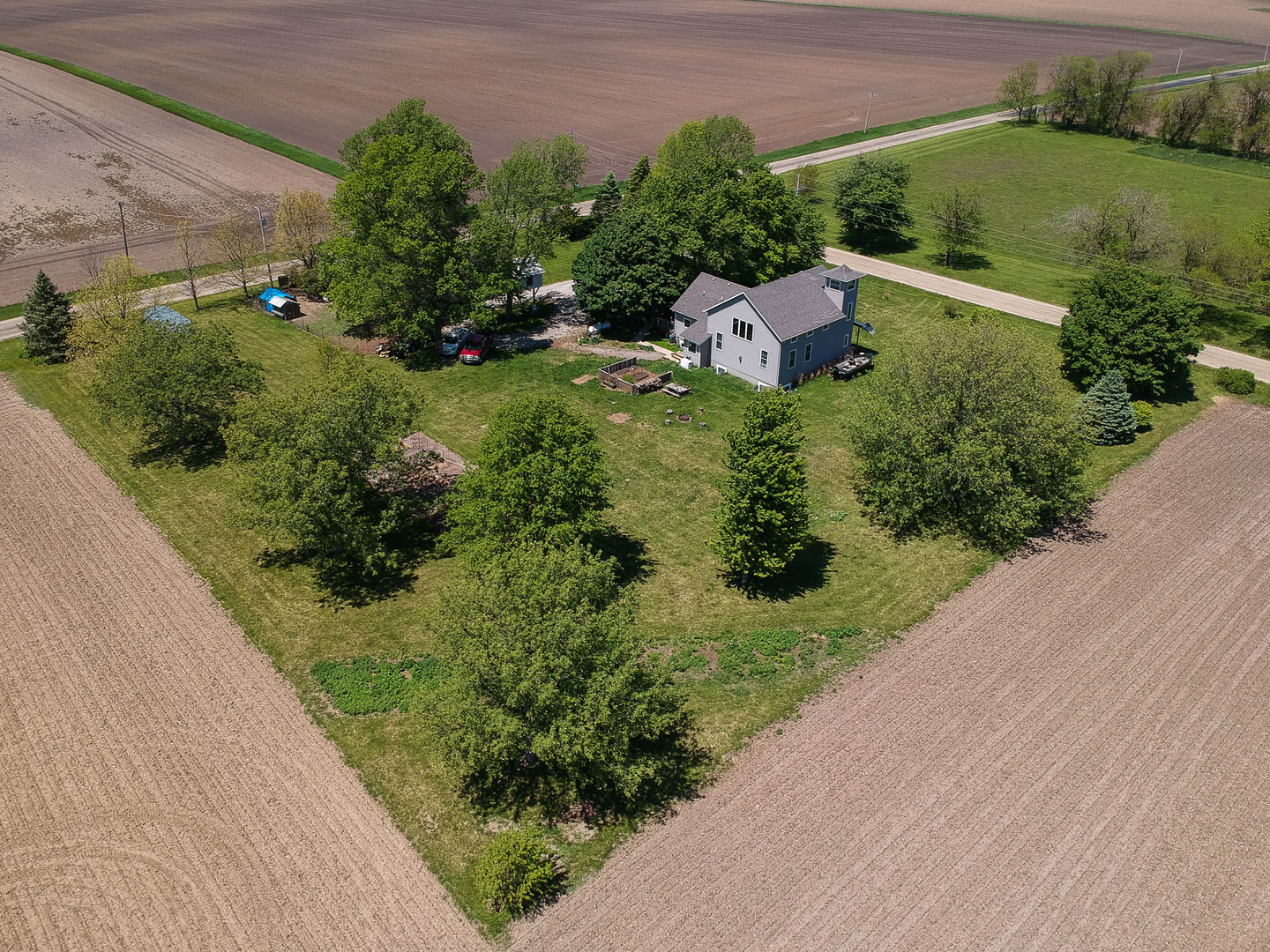 12014 Prairie Center Road, Clinton, IL 61727