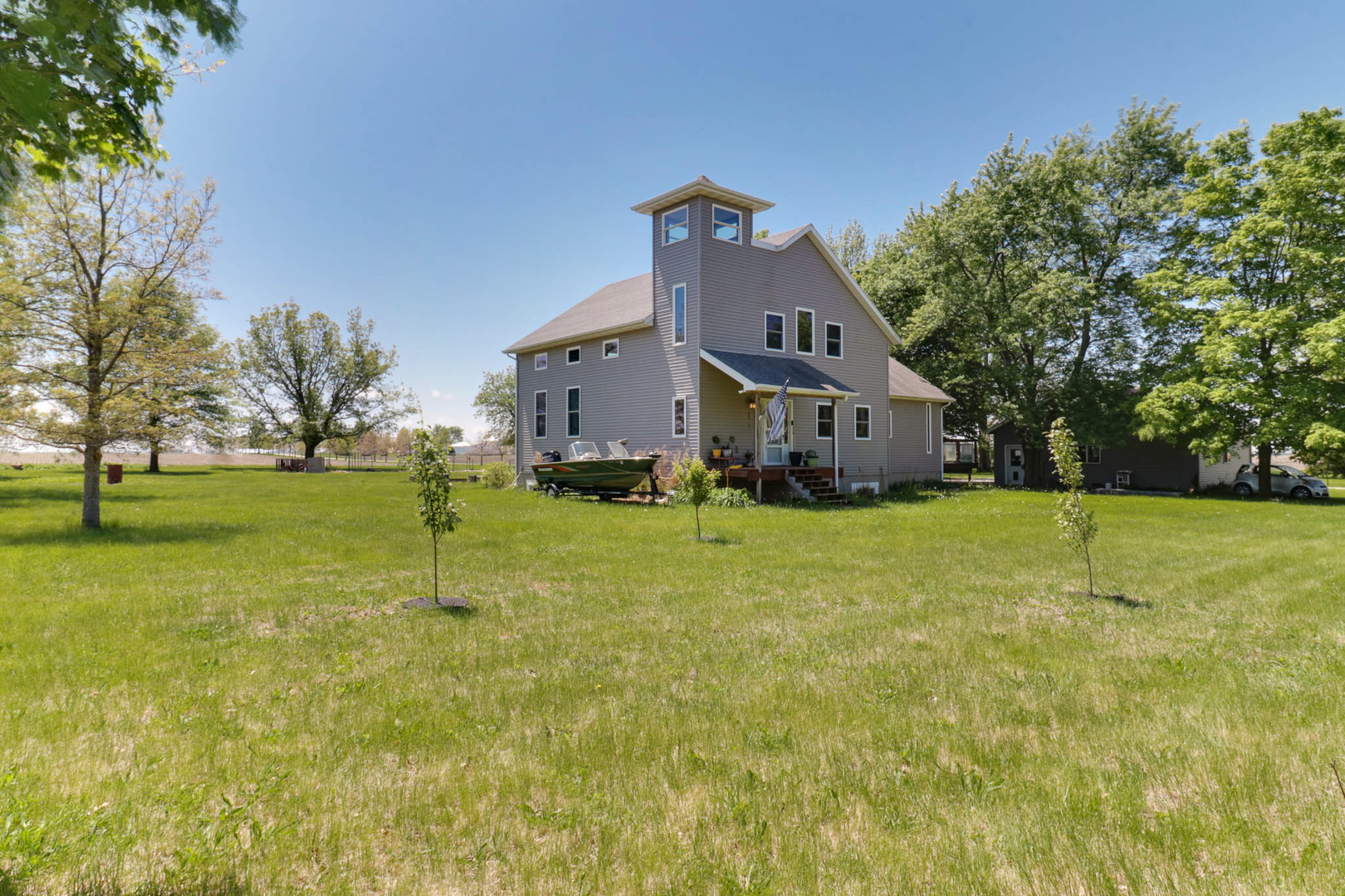 12014 Prairie Center Road, Clinton, IL 61727