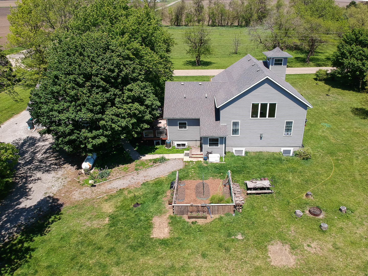 12014 Prairie Center Road, Clinton, IL 61727