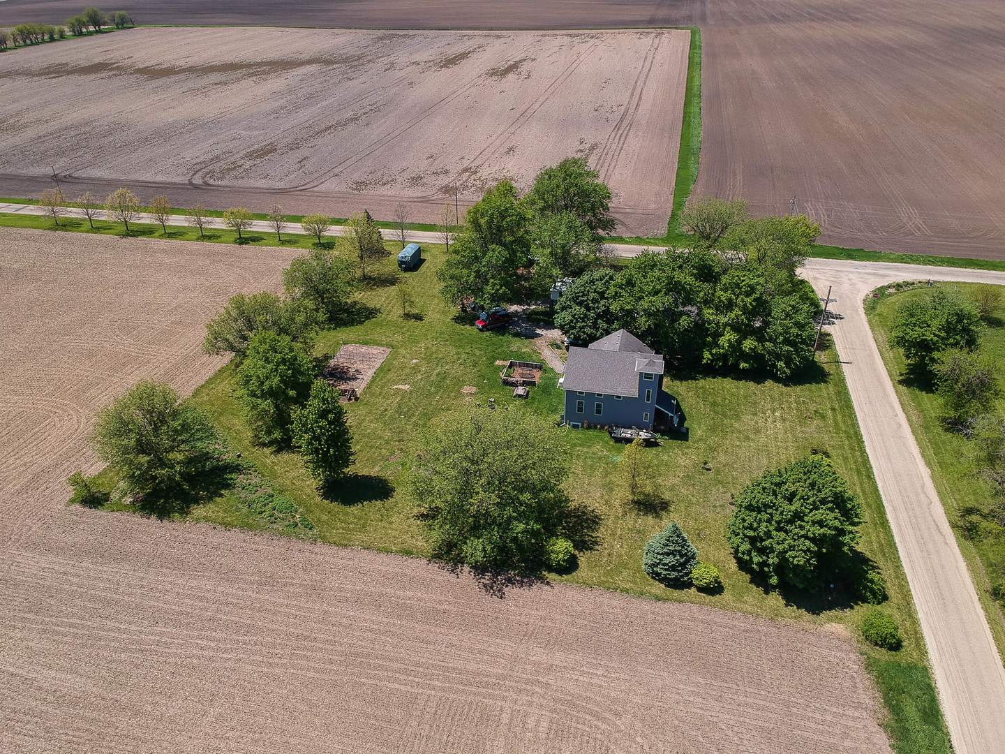 12014 Prairie Center Road, Clinton, IL 61727