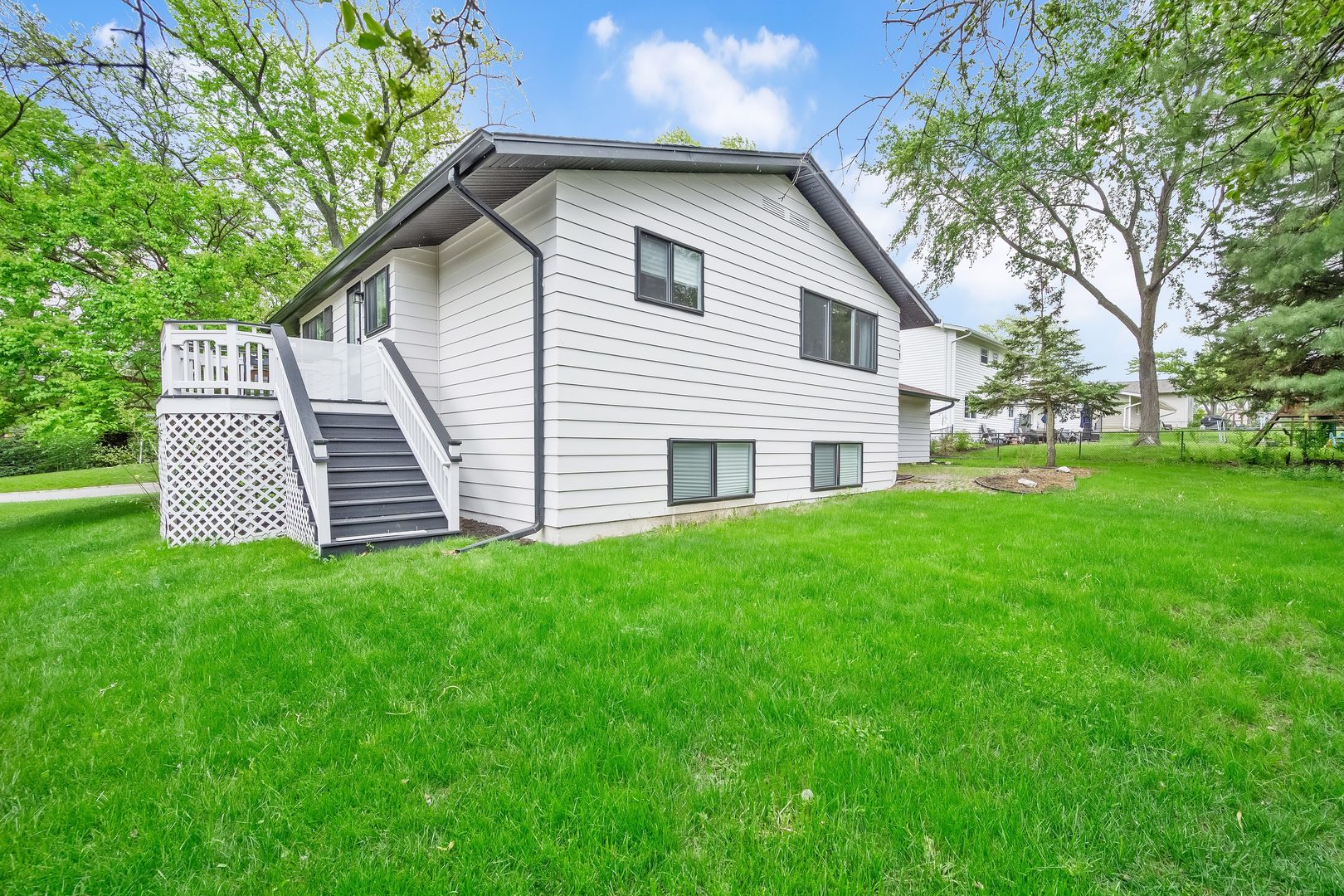6312 Maxwell Drive, Woodridge, IL 60517