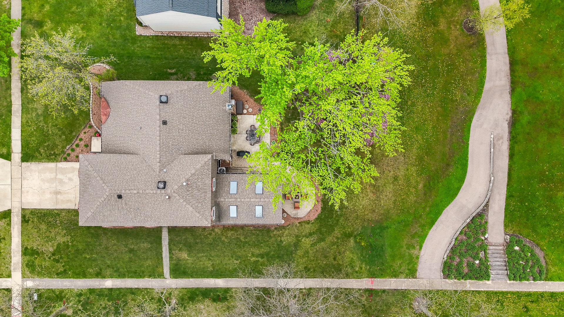 2234 Appleby Drive, Wheaton, IL 60189
