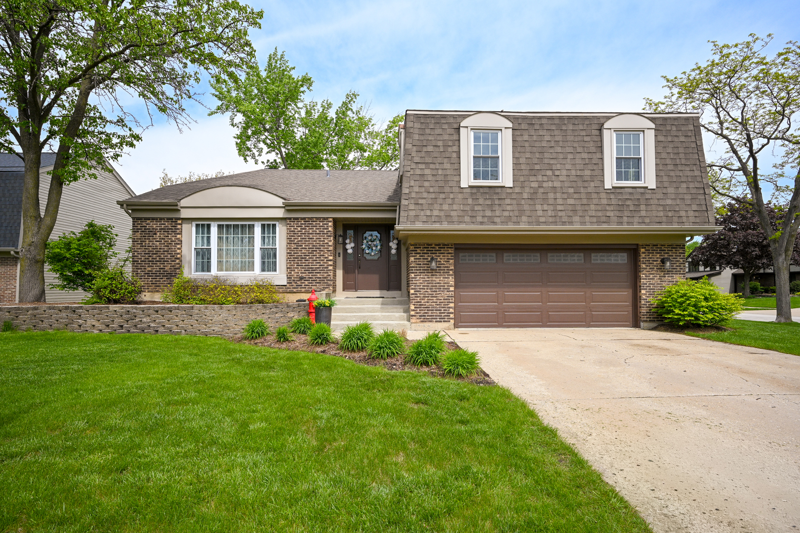 2234 Appleby Drive, Wheaton, IL 60189