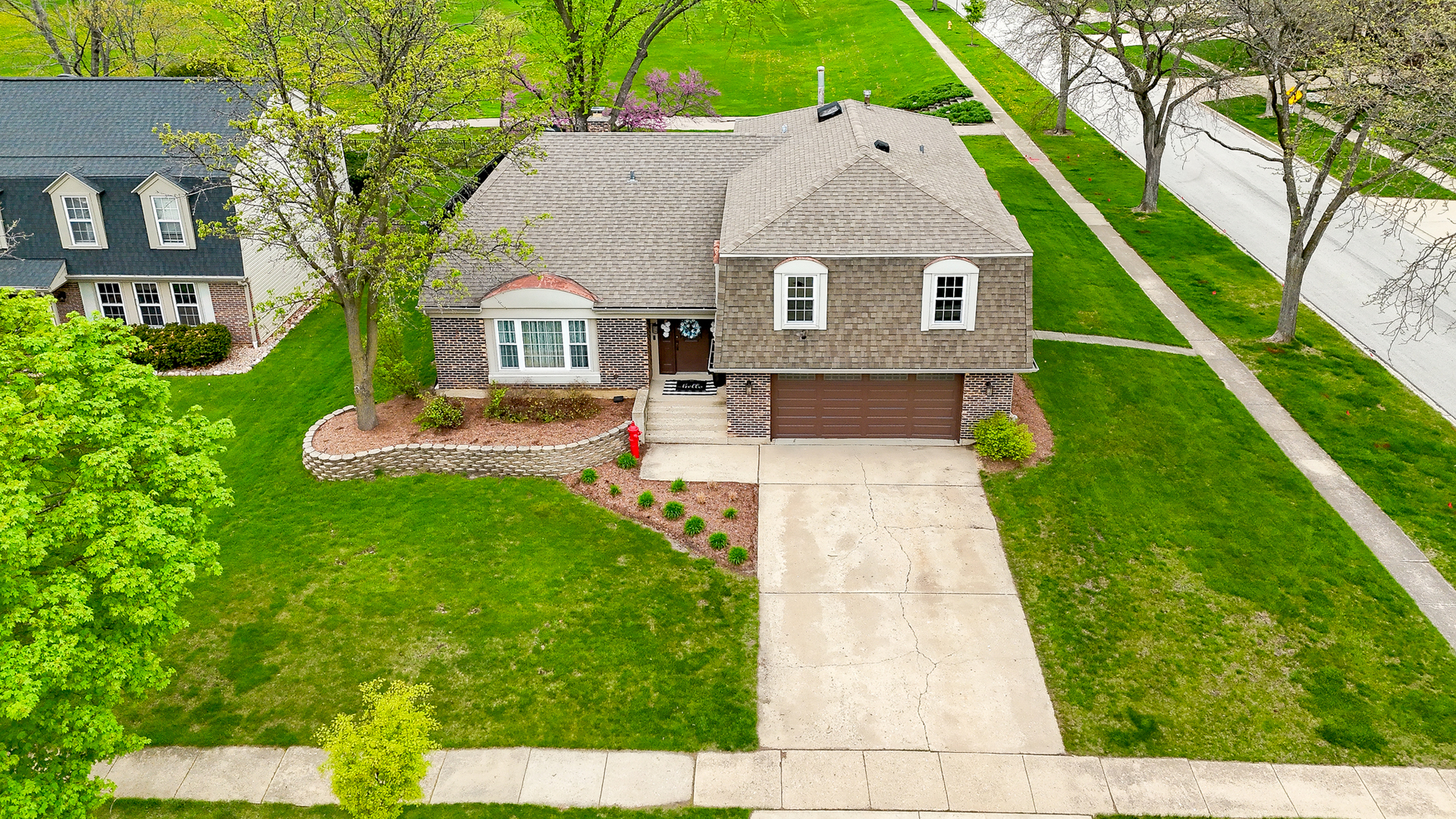 2234 Appleby Drive, Wheaton, IL 60189
