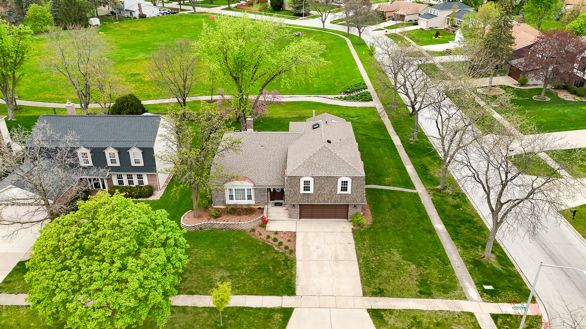2234 Appleby Drive, Wheaton, IL 60189