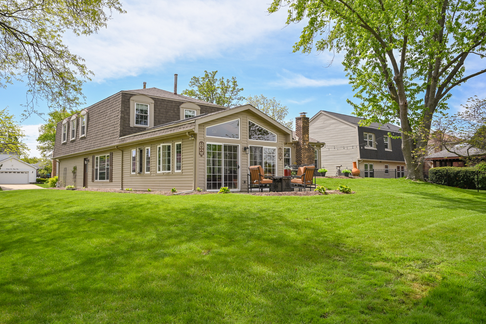 2234 Appleby Drive, Wheaton, IL 60189