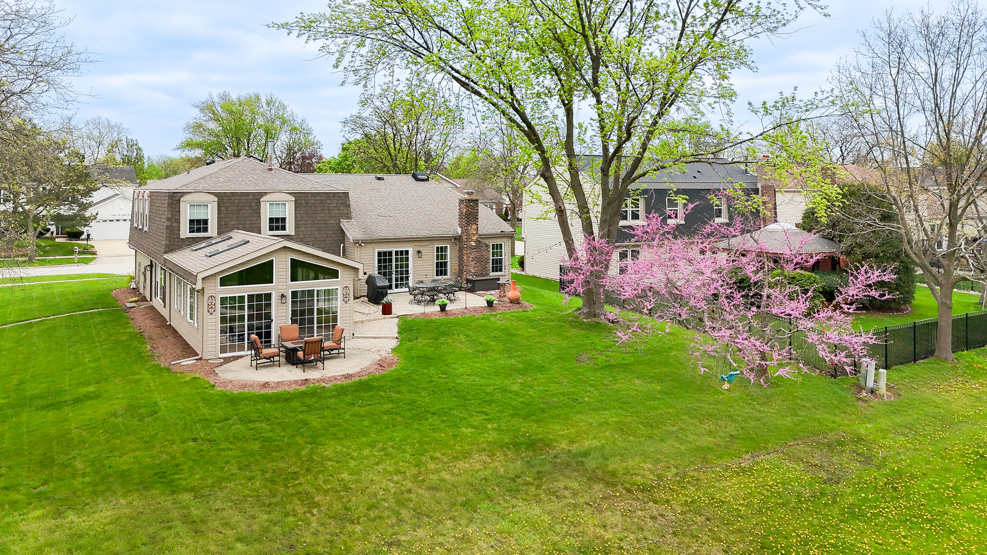 2234 Appleby Drive, Wheaton, IL 60189