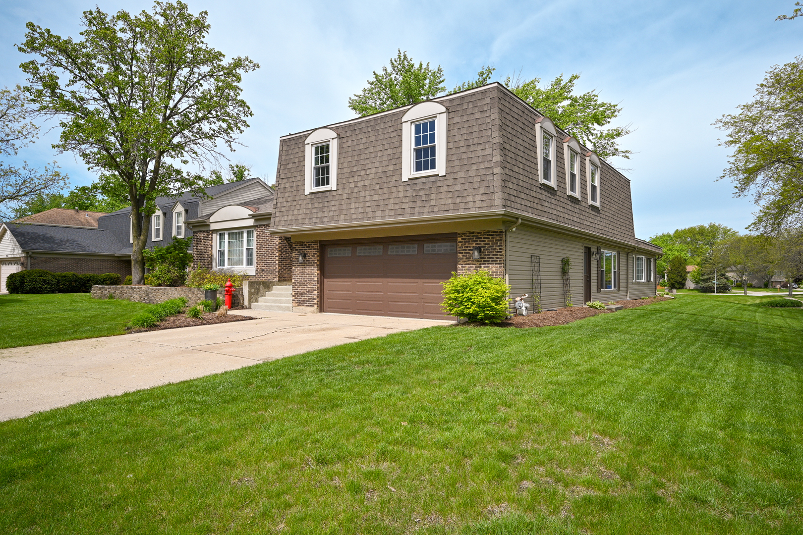 2234 Appleby Drive, Wheaton, IL 60189