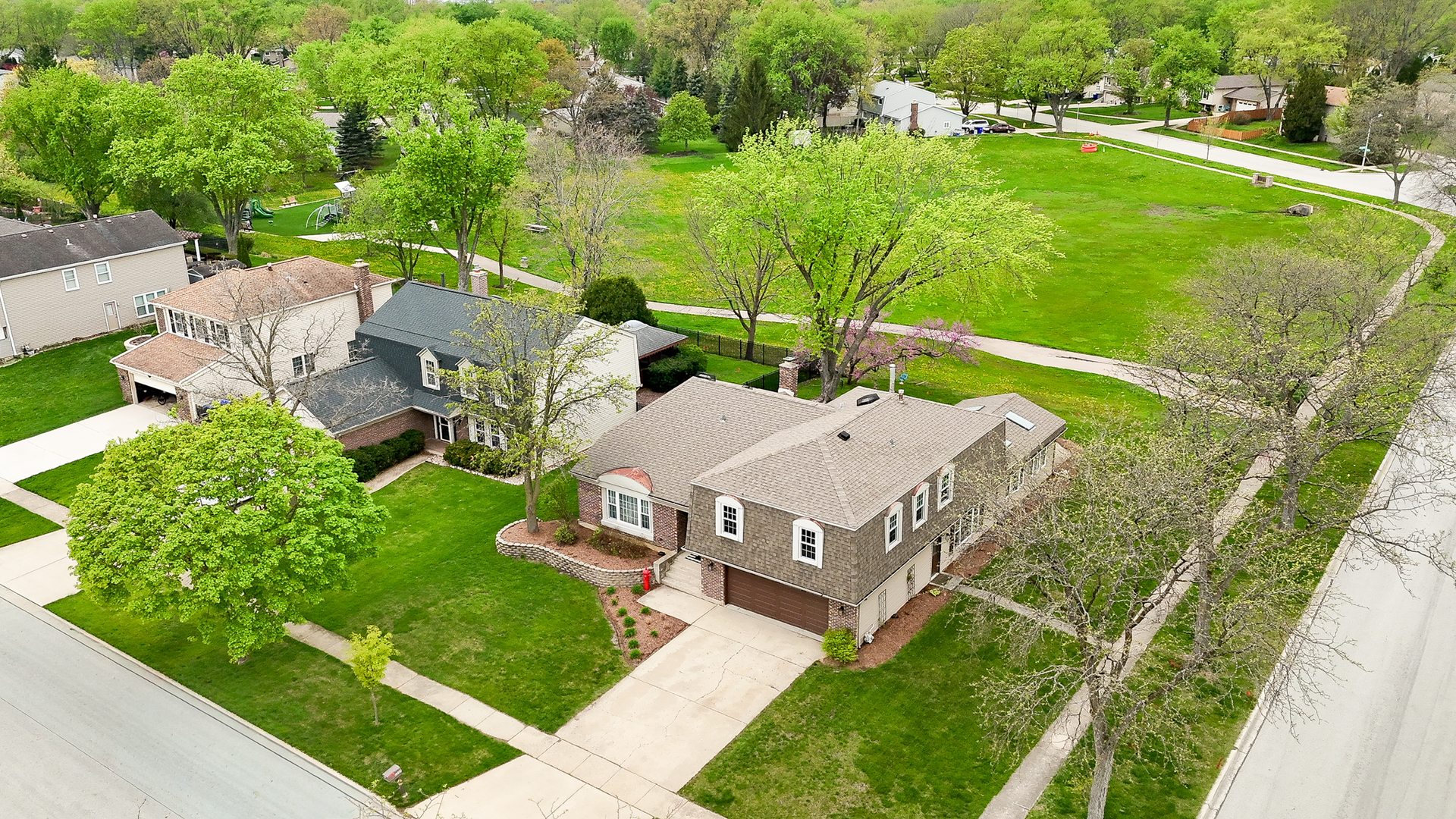 2234 Appleby Drive, Wheaton, IL 60189