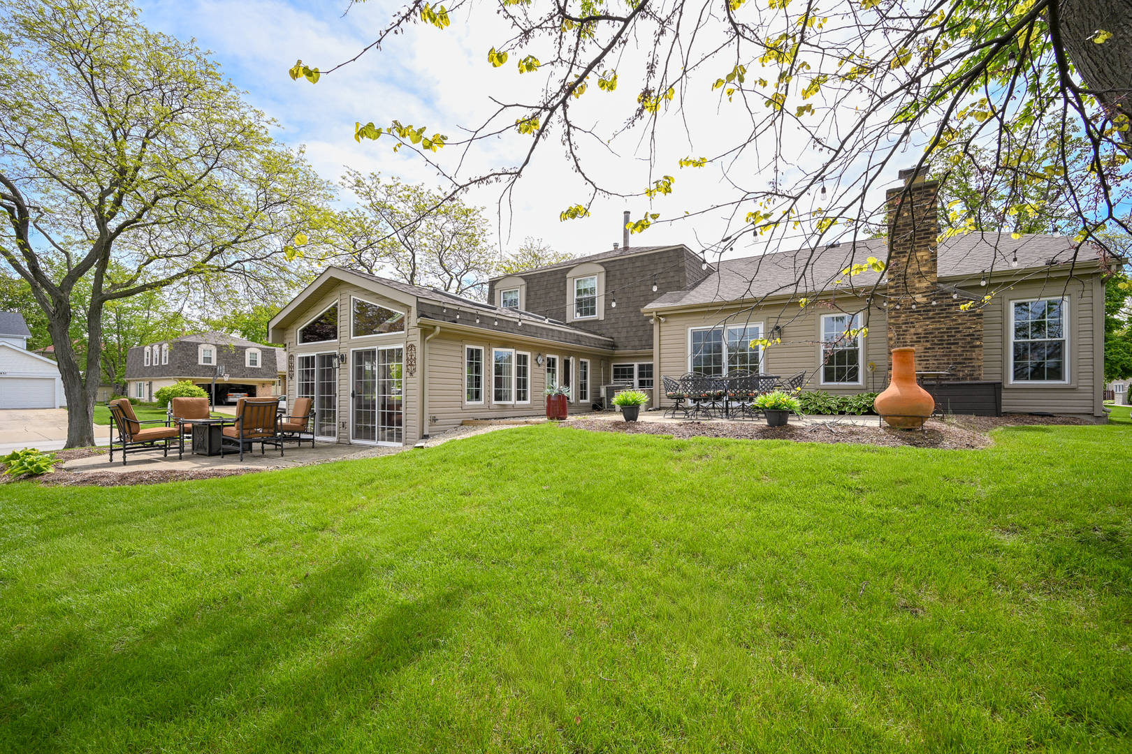 2234 Appleby Drive, Wheaton, IL 60189