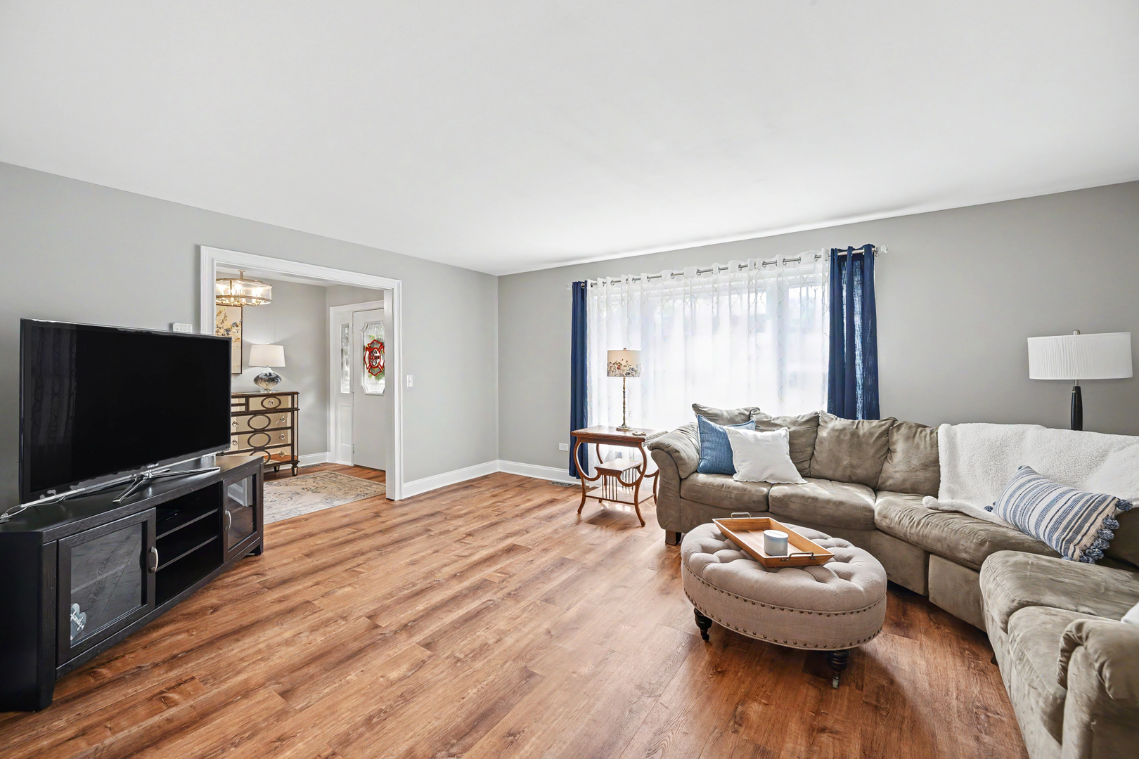 2234 Appleby Drive, Wheaton, IL 60189
