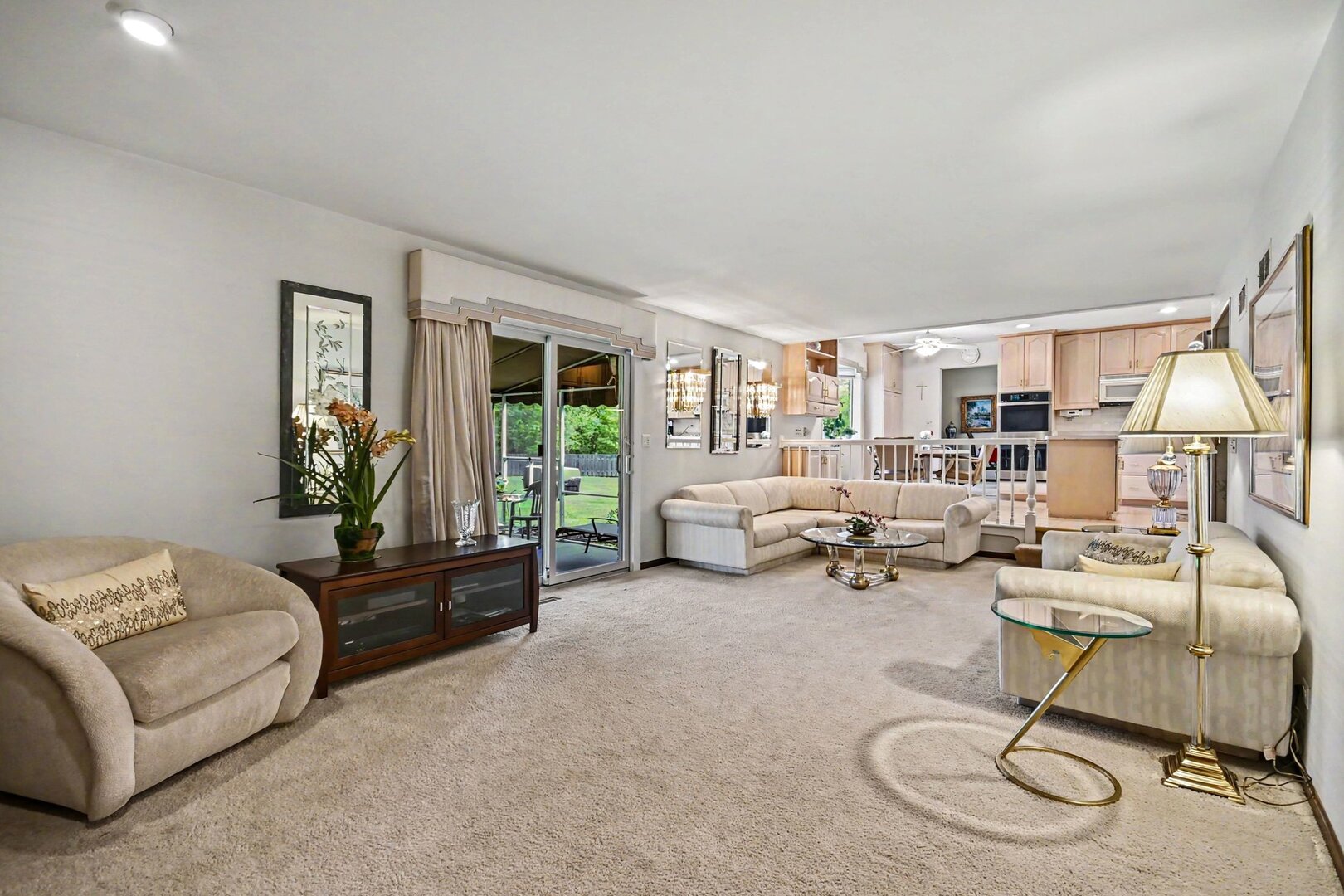 421 E Barclay Court, Elmhurst, IL 60126