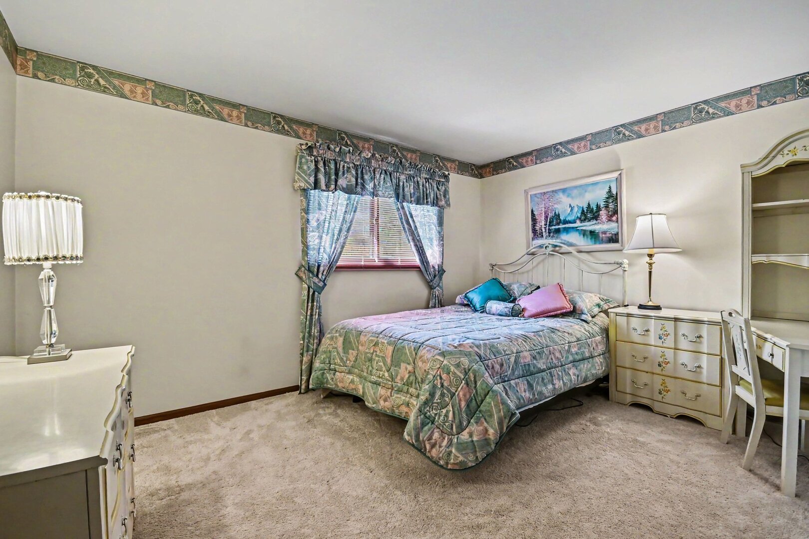 421 E Barclay Court, Elmhurst, IL 60126