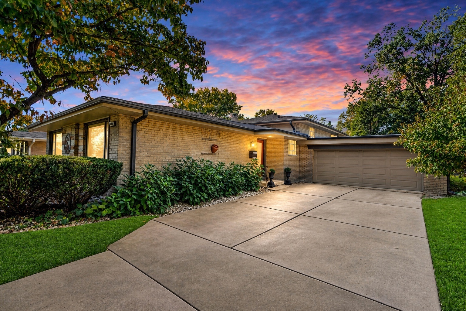 9120 Karlov Avenue, Oak Lawn, IL 60453
