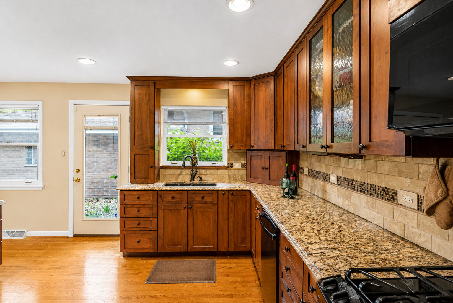 9120 Karlov Avenue, Oak Lawn, IL 60453