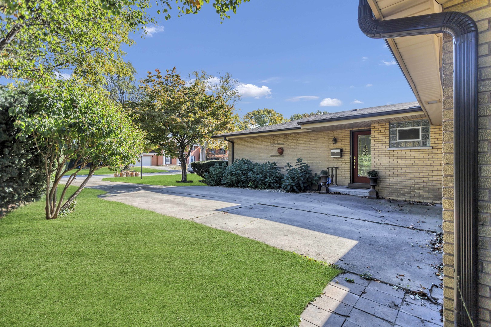 9120 Karlov Avenue, Oak Lawn, IL 60453
