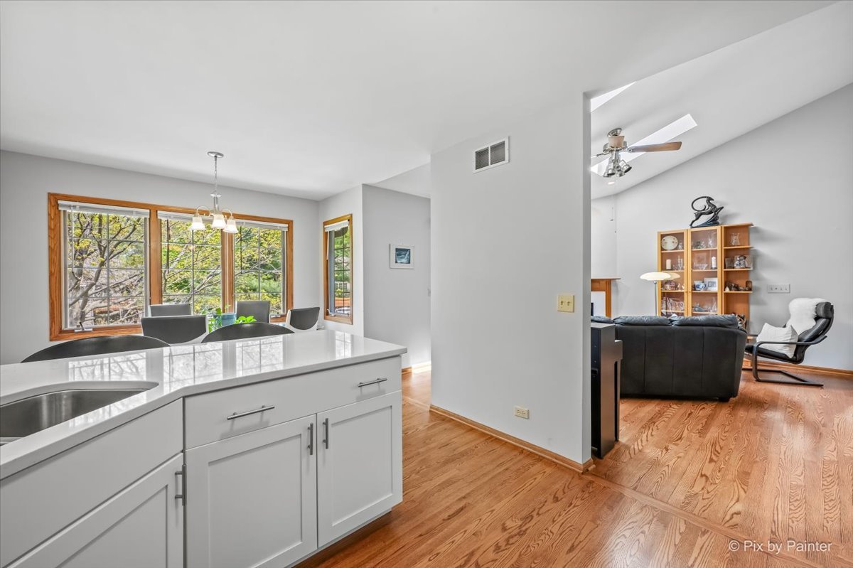 836 Millcreek Circle #836, Elgin, IL 60123