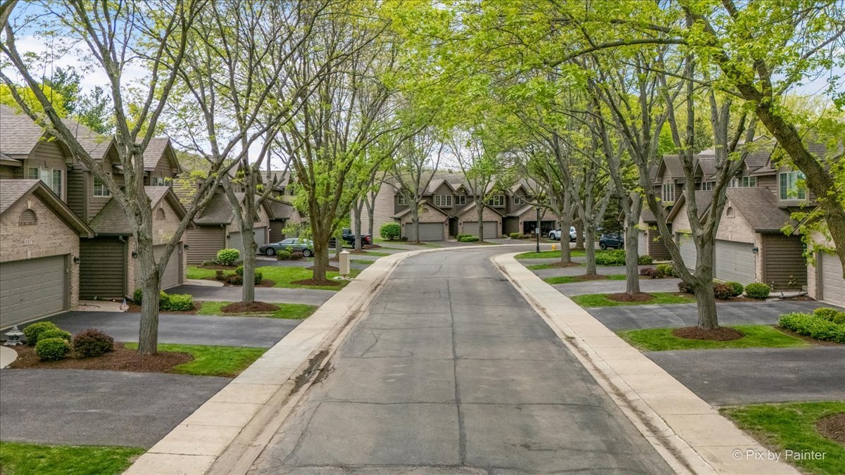 836 Millcreek Circle #836, Elgin, IL 60123